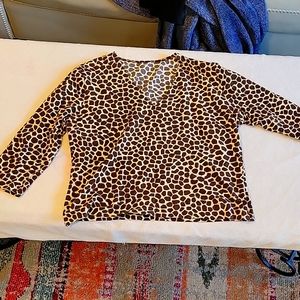 Giraffe pattern vneck lightweight cotton sweater